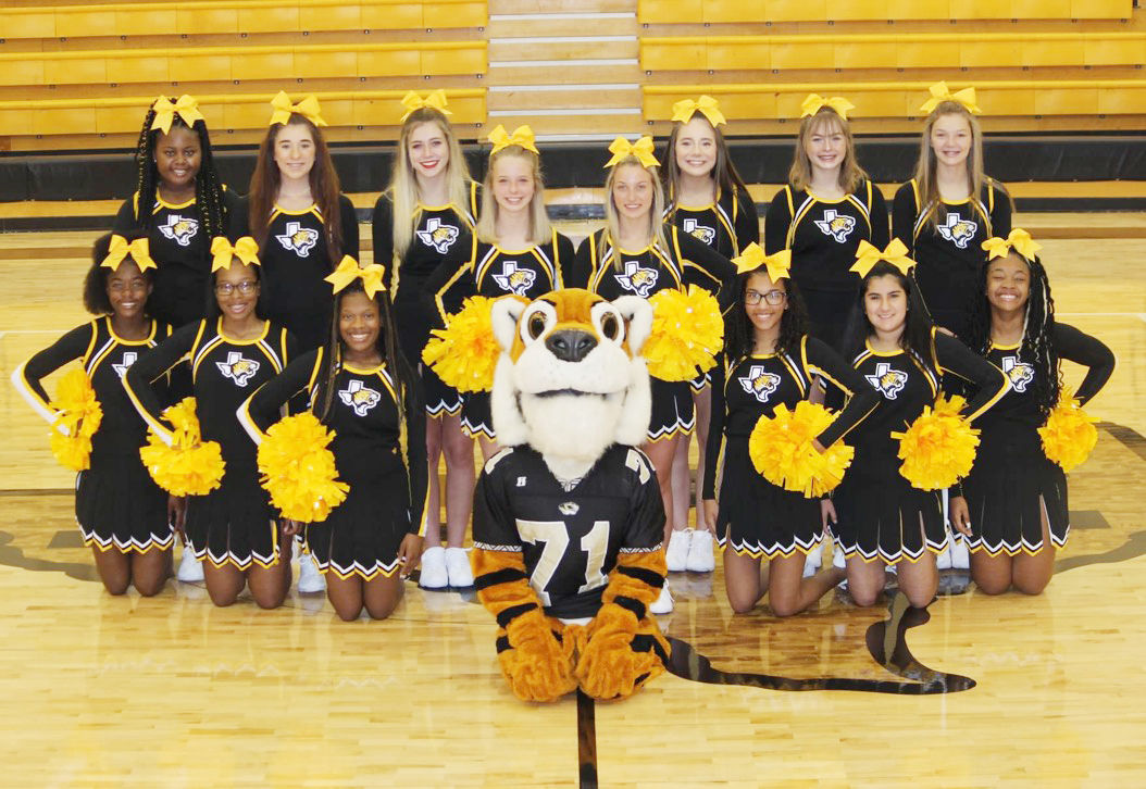 Malakoff cheerleaders in Fort Worth for UIL Spirit Championship